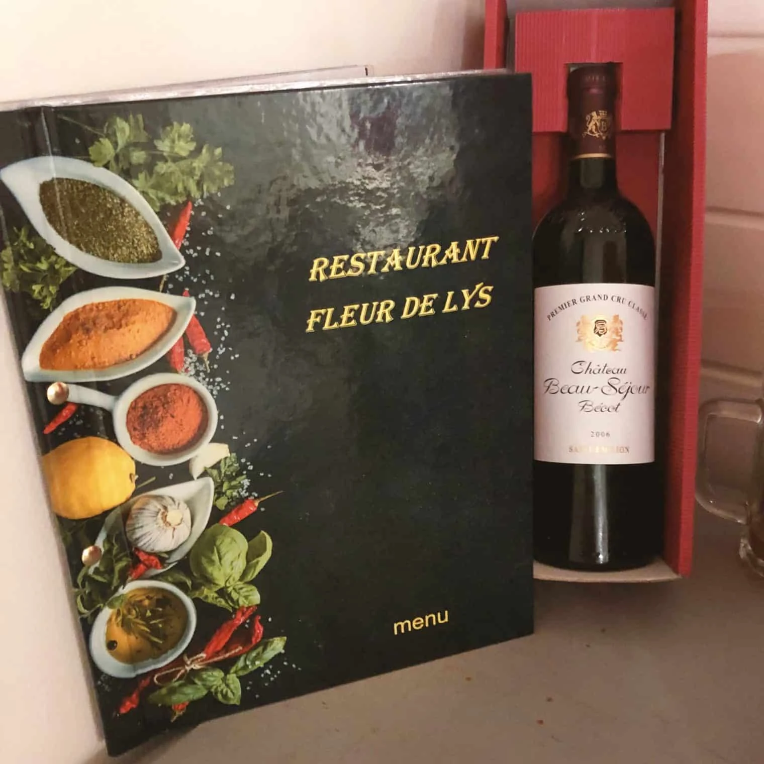 zdjęcie menu z napisem Fleur de lys