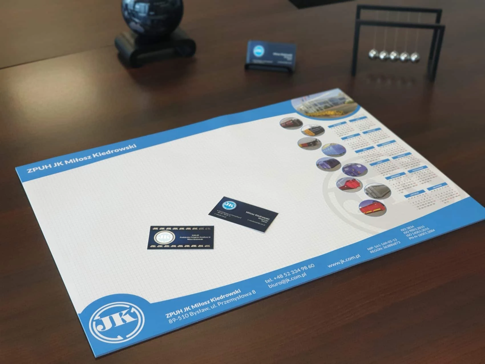 podkłady biurkowych z kalendarium z nadrukiem firmowym JK Miłosz Kiedrowski