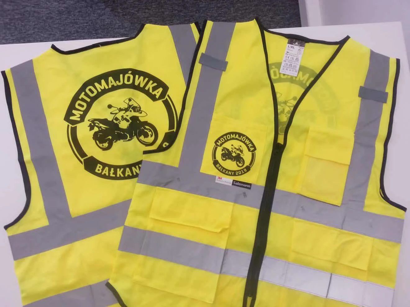 kamizelki odblaskowe z nadrukiem Motomajówka Bałkany 2019
