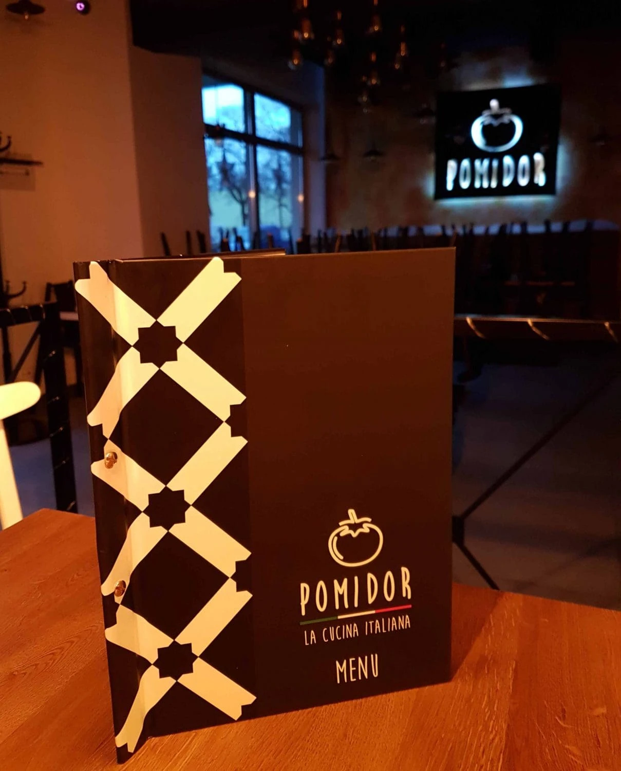 okładki Menu dla restauracji Pomidor