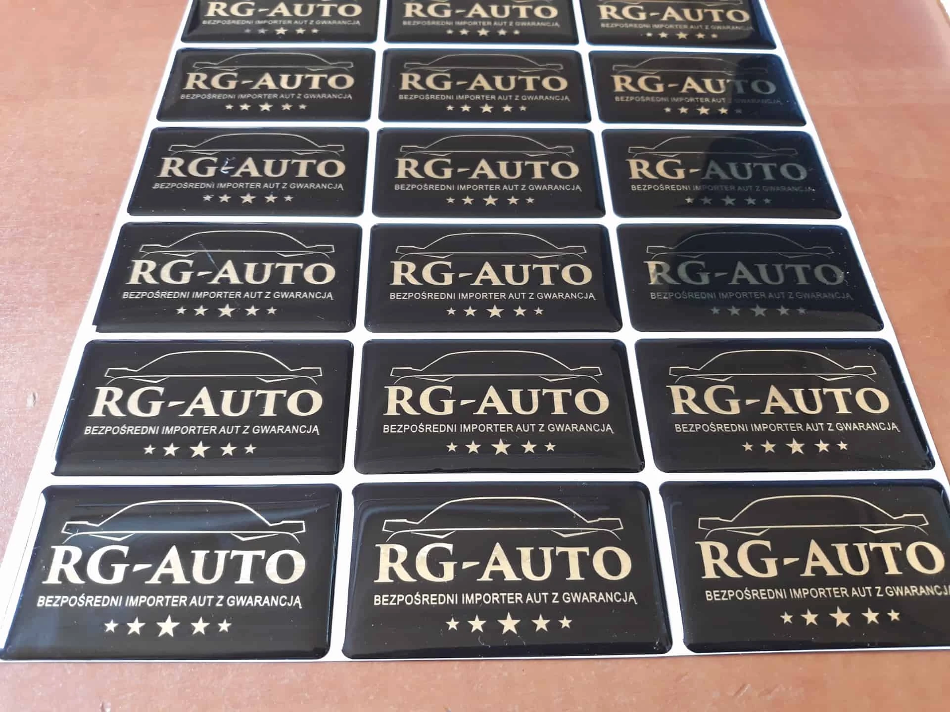 naklejki zalane żywicą z logo RG-Auto
