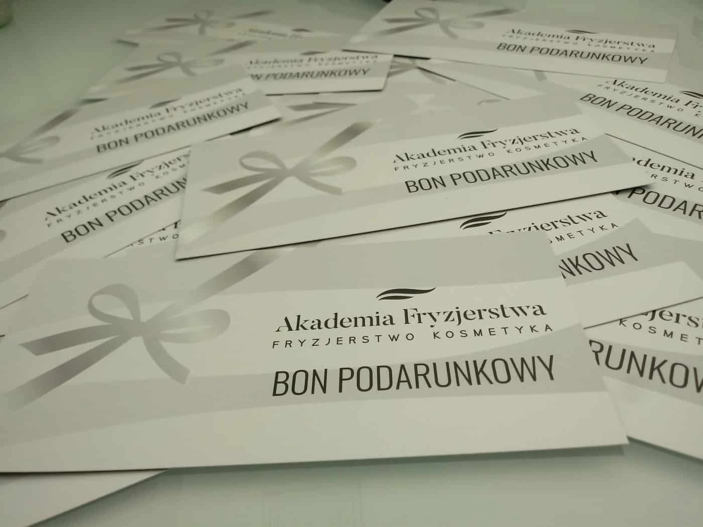 bony podarunkowe dla Akademii Fryzjerstwa