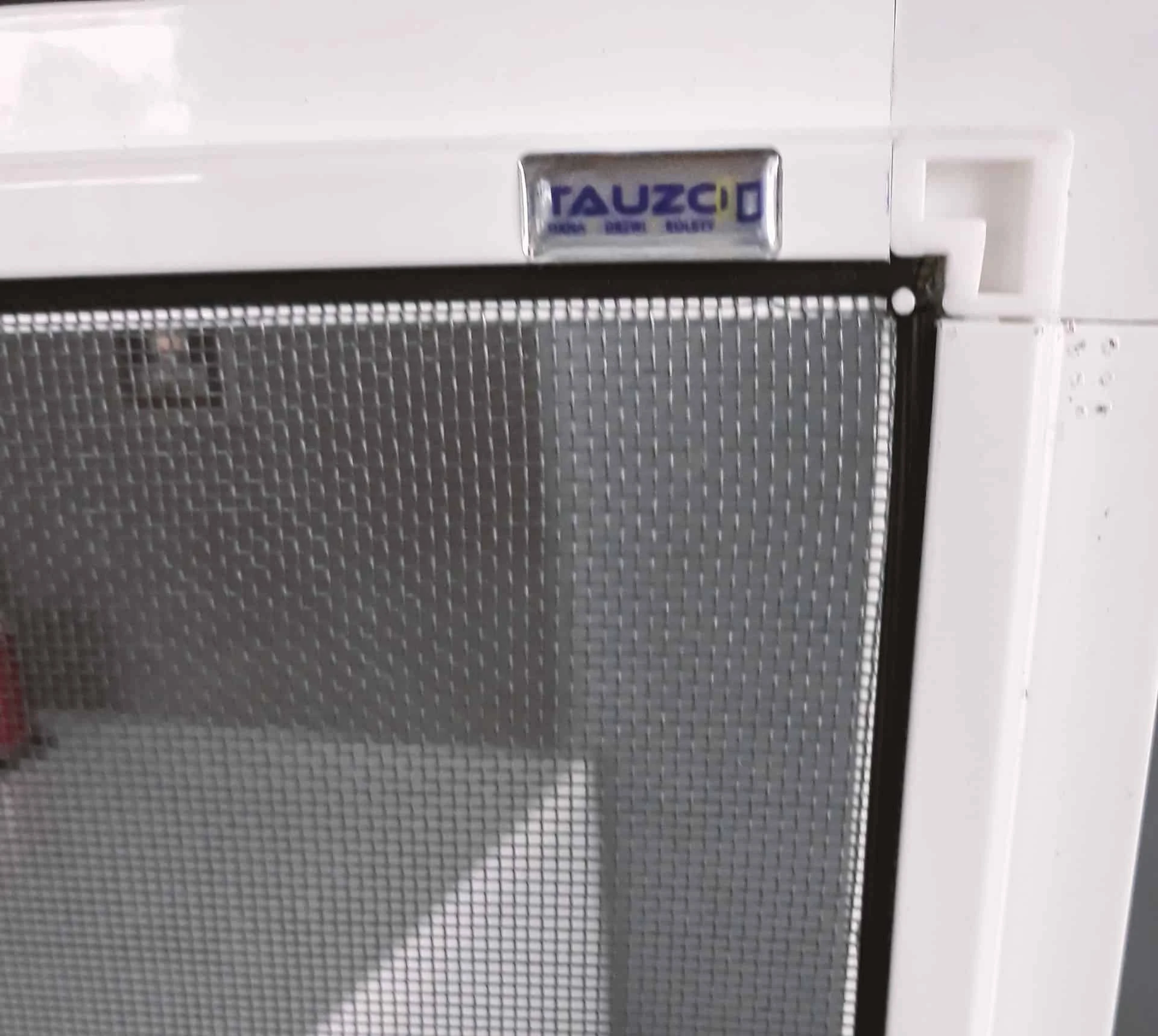 naklejka reklamowa z logo tauzod