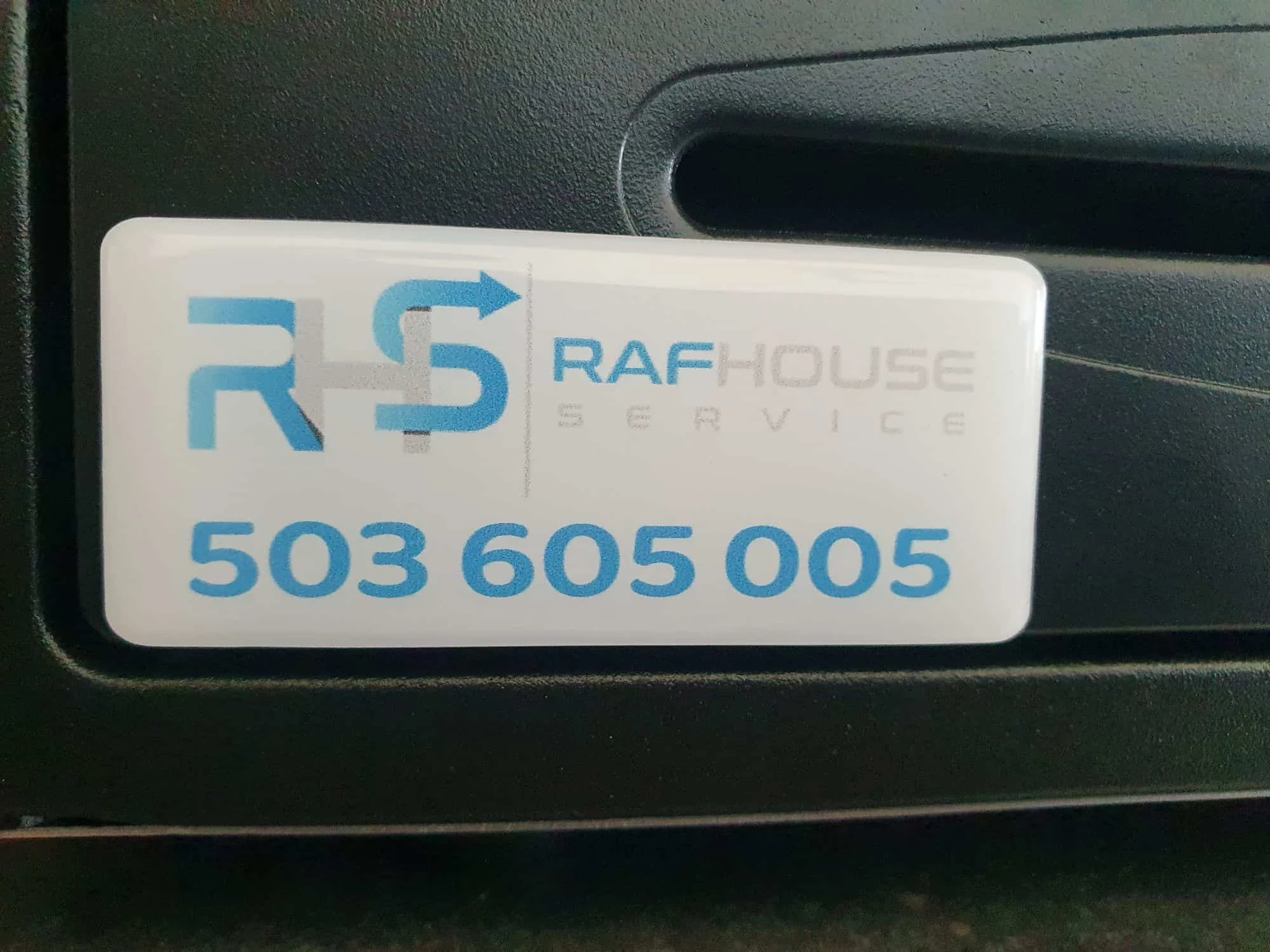naklejki wypukłe z logo RafHouse service