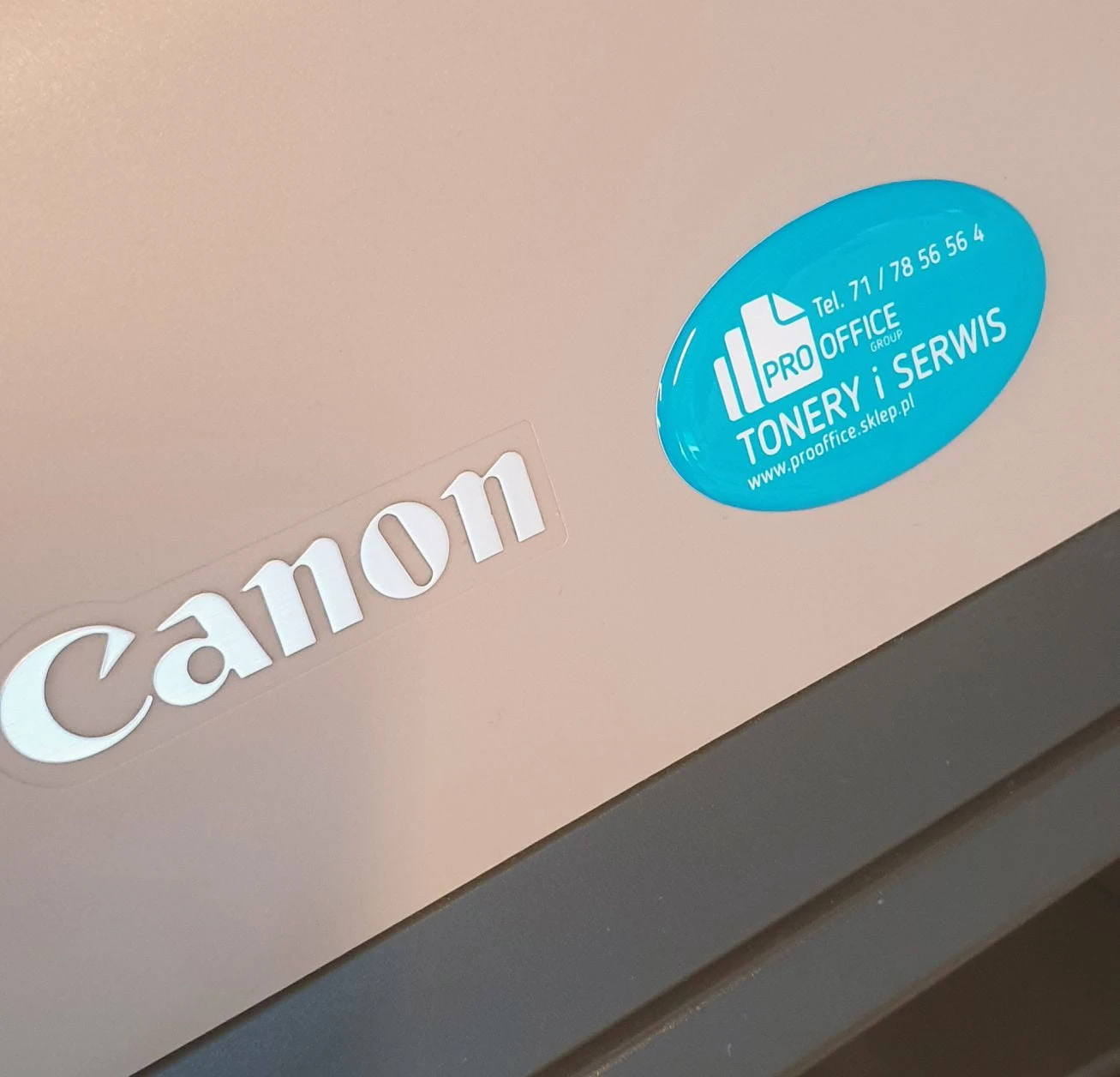 naklejki wypukłe z logo pro office group