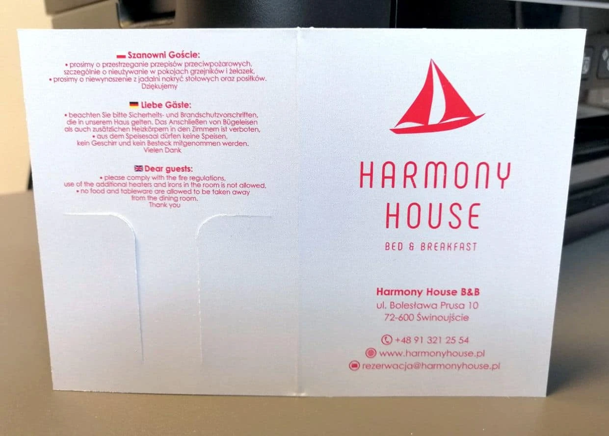etui na karty z logo harmony house