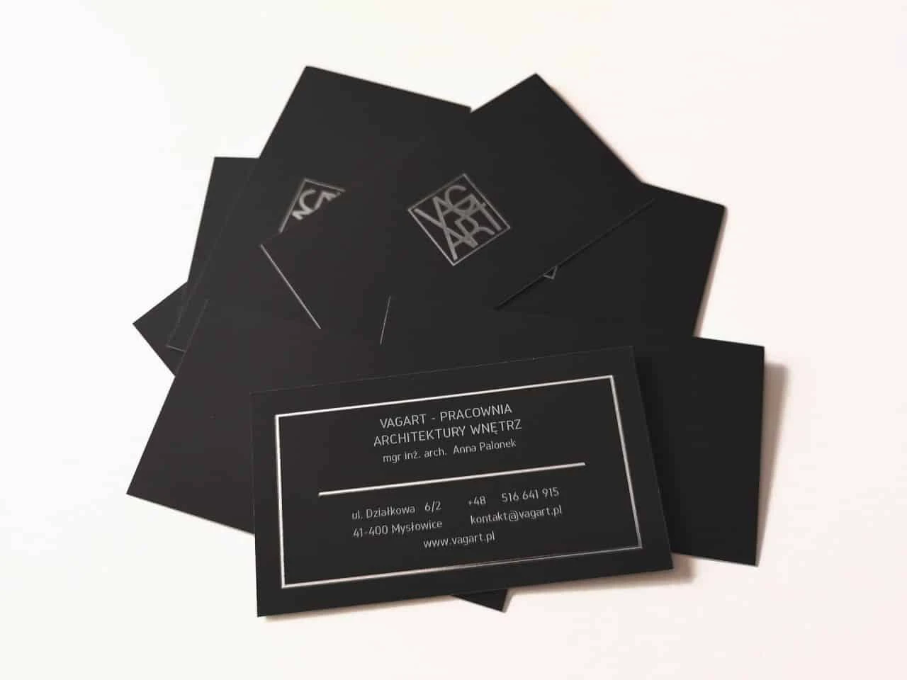 wizytówki ze srebrzeniem z logo VAG ART