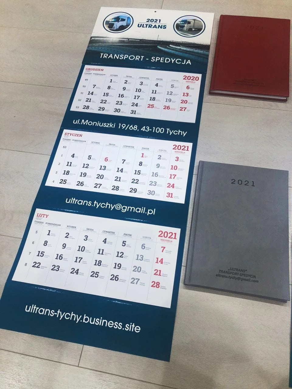 kalendarze trójdzielne i kalendarze książkowe z logo Ultrans
