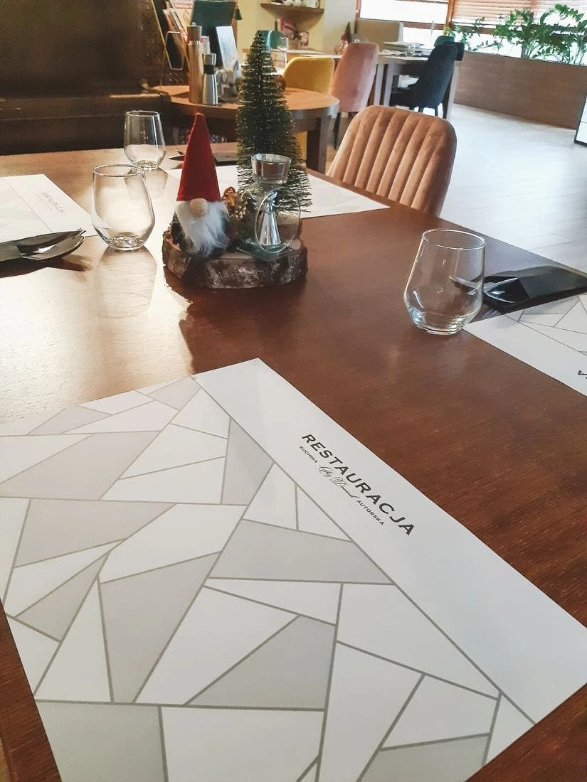 podkładki pod talerze dla restauracji "kuchnia autorska"