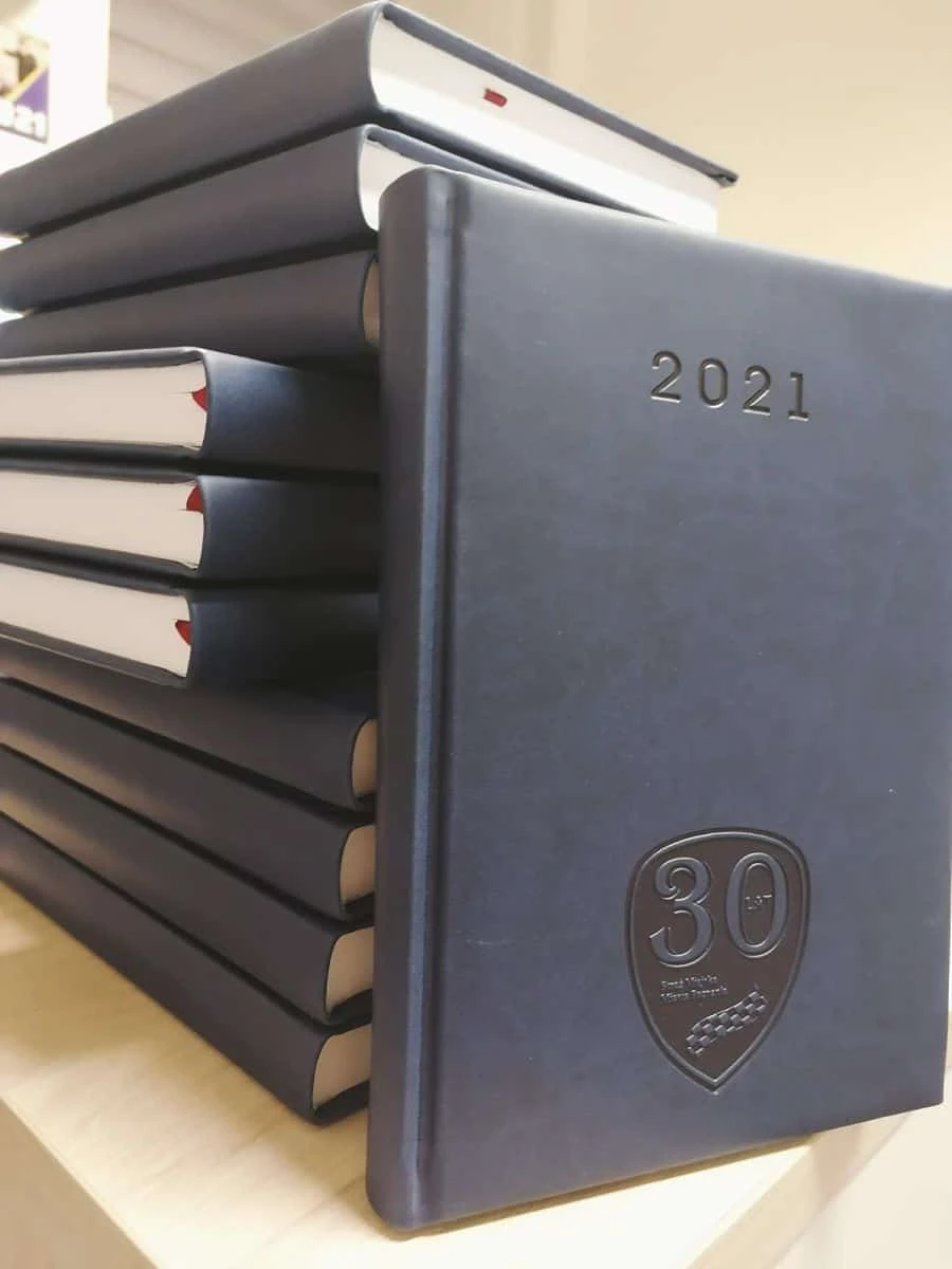 Kalendarze książkowe dla Straży Miejskiej z napisem 30 LAT