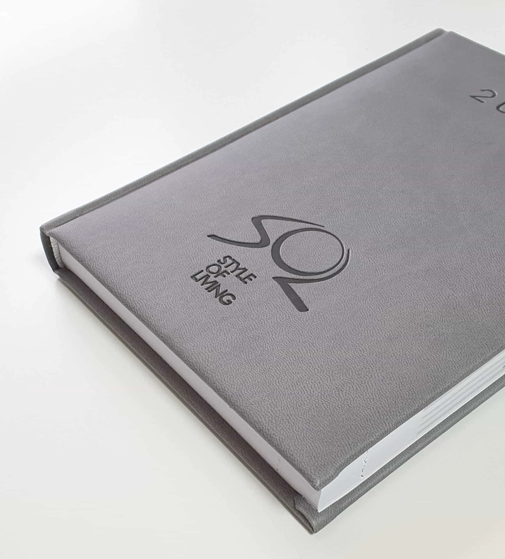 kalendarz książkowy z tłoczonym logo SOL Style Of Living