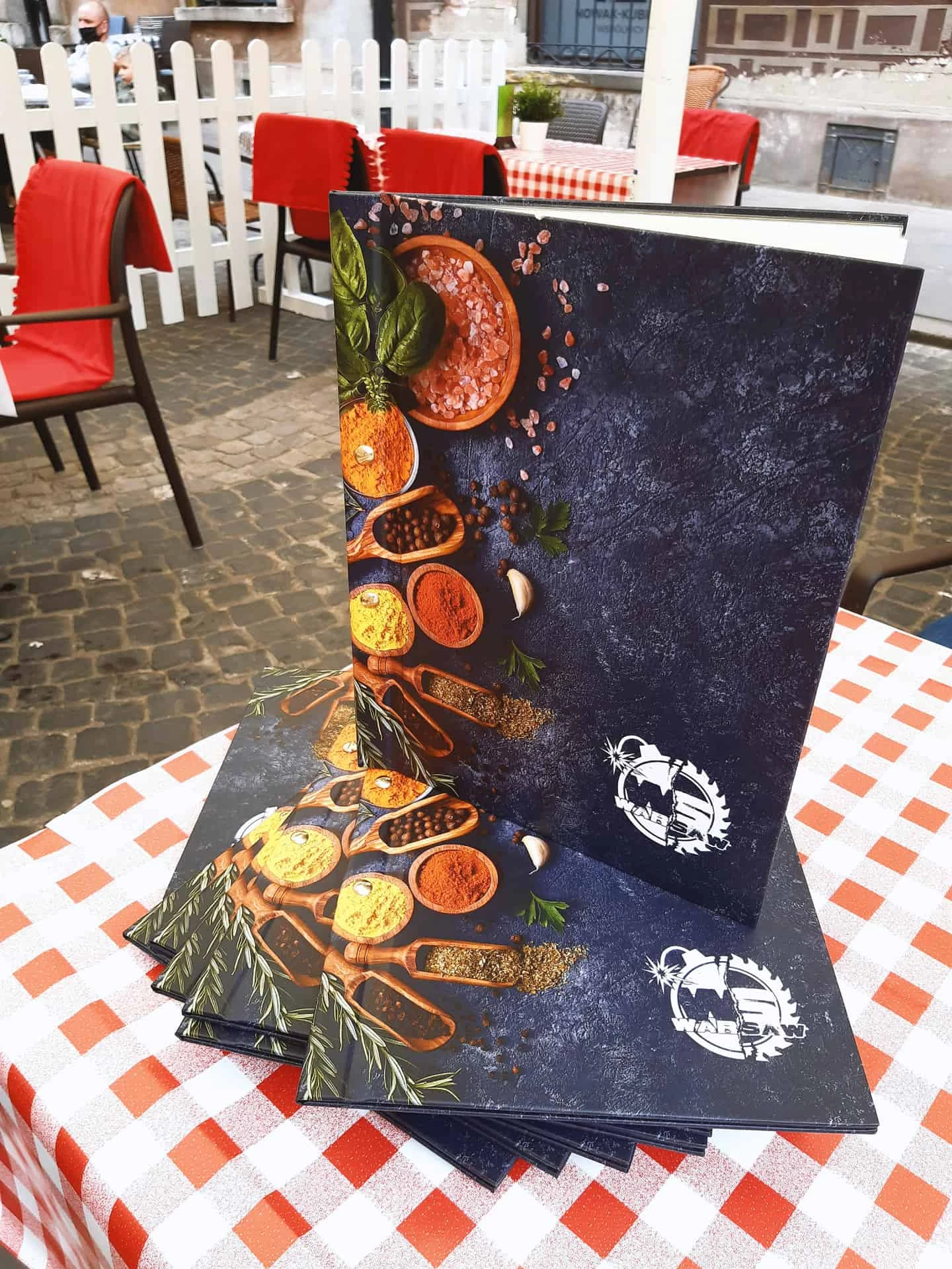 okładki menu z logo Warsaw