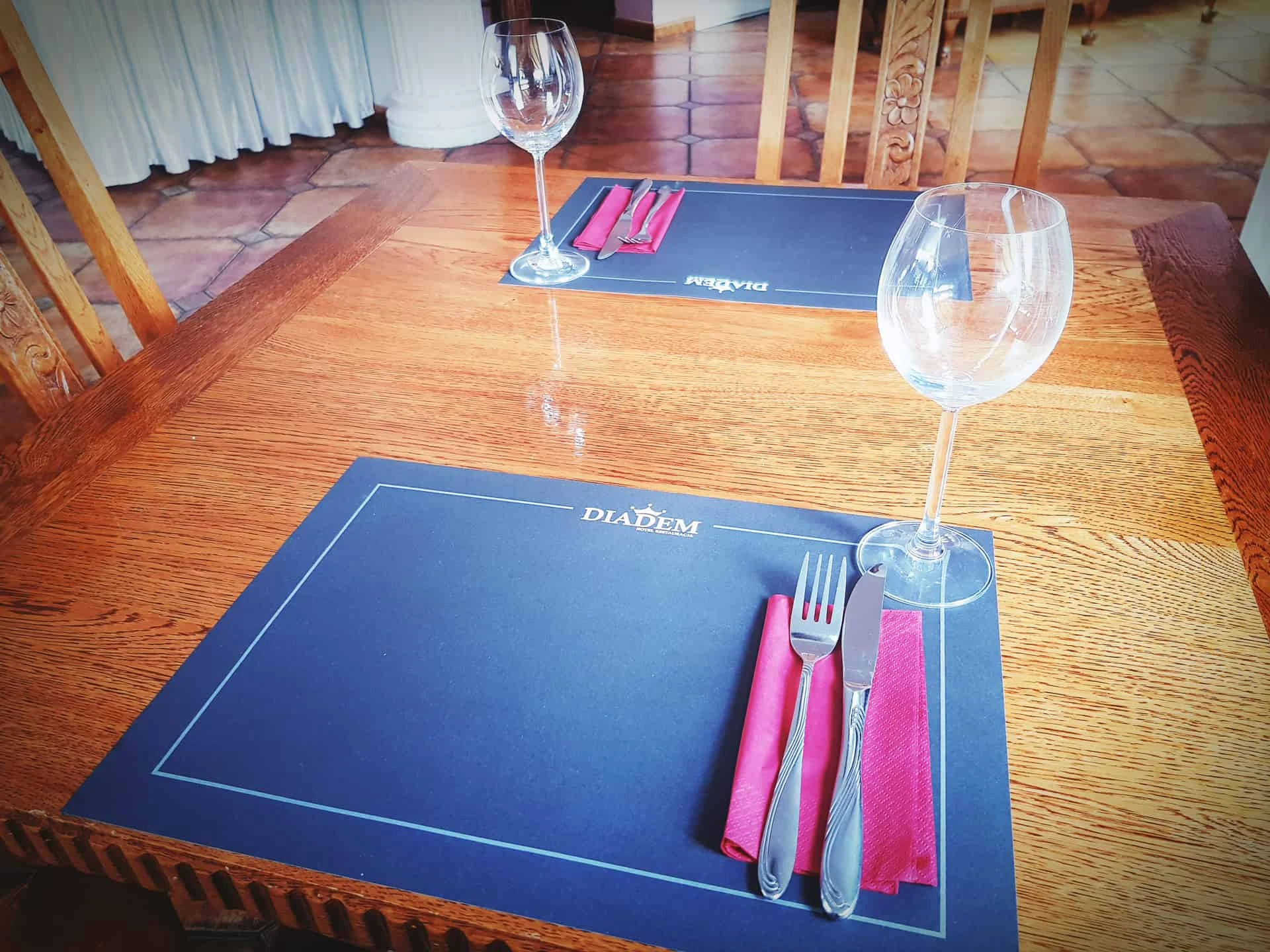 podkładki na stół dla restauracji Diadem