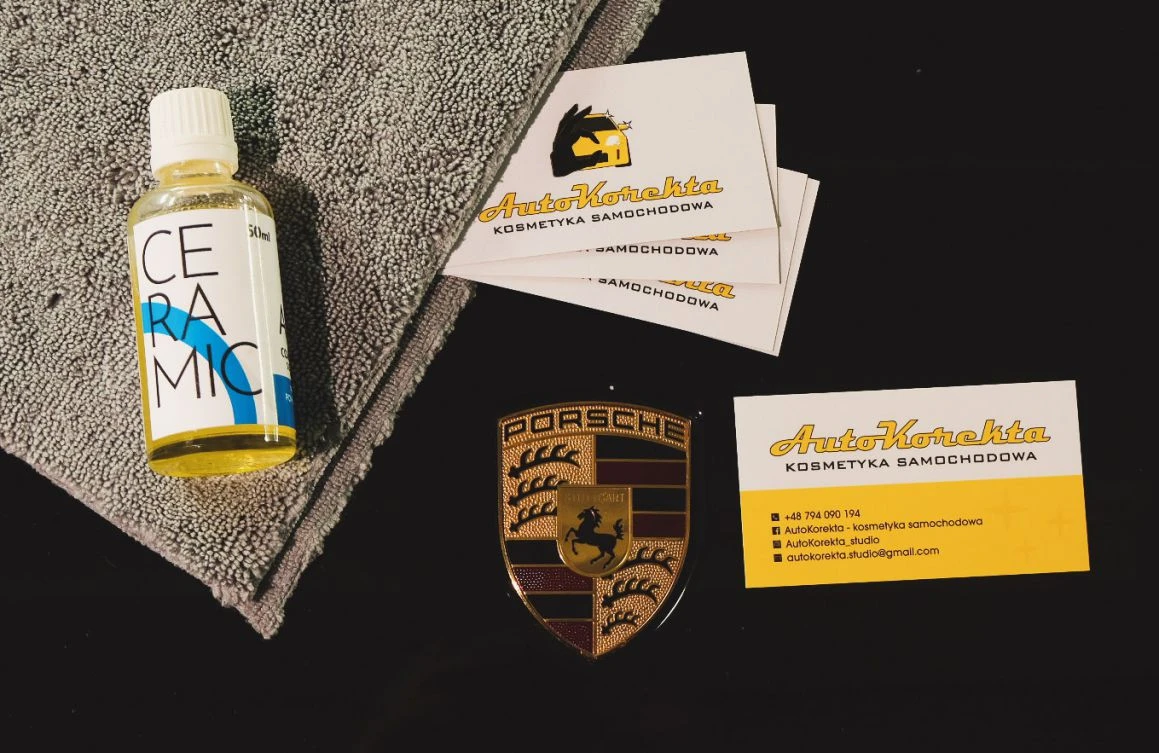wizytówki firmy Auto-korekta