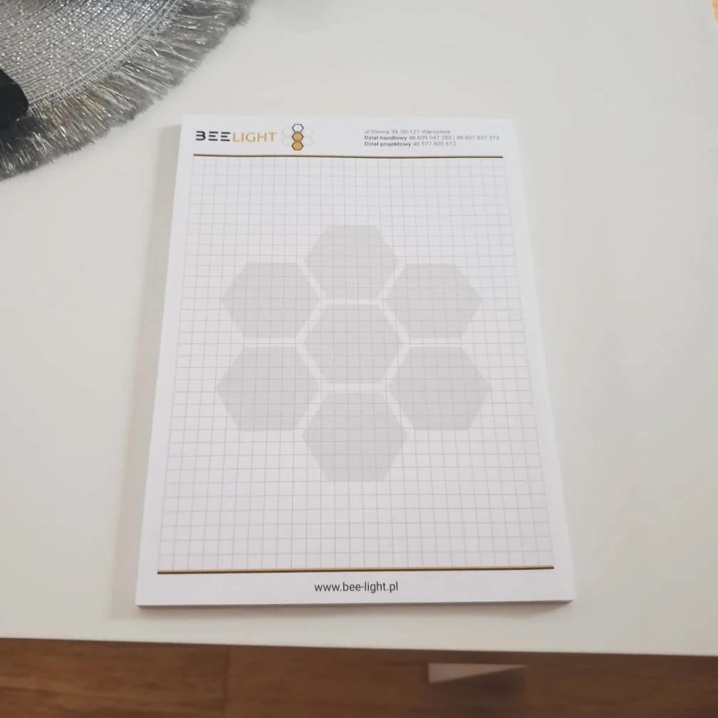 notesy firmy BeeLight