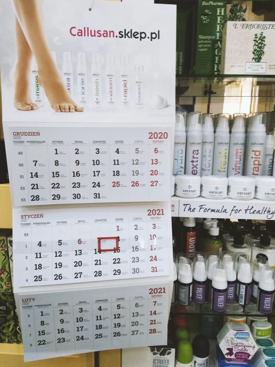 kalendarze ścienne trójdzielne z logo Callusan