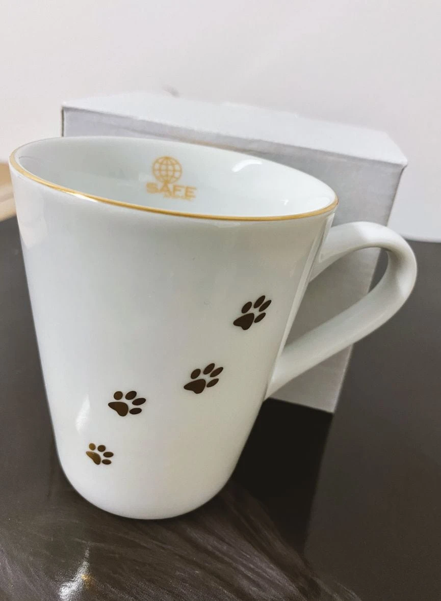 kubki reklamowe gold z logo Safe Animals