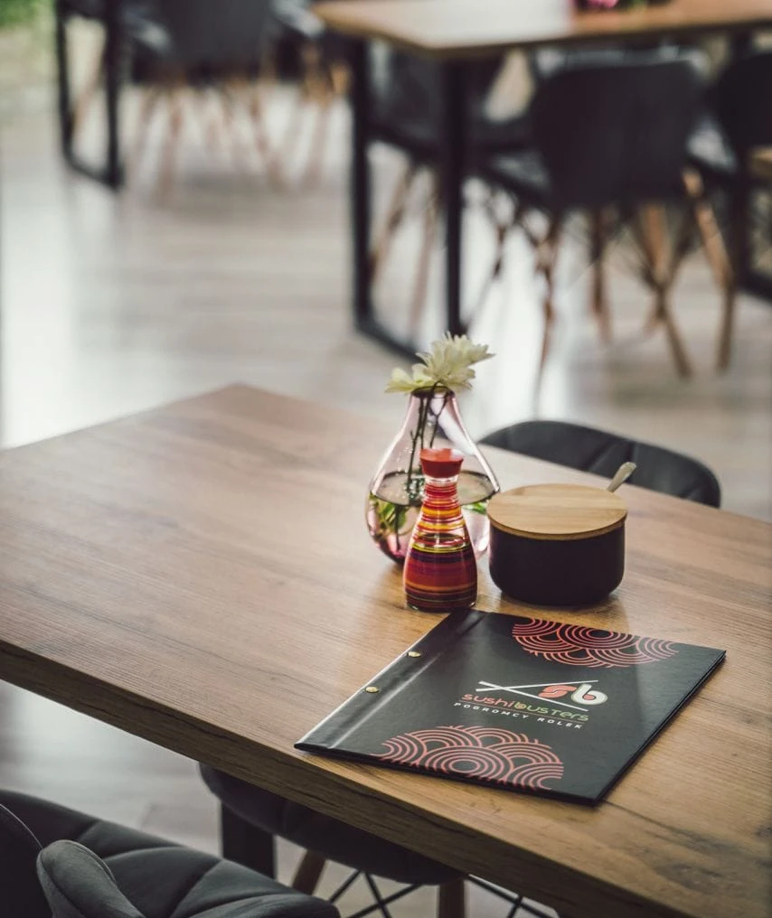 okładki menu z logo sushi bus ters