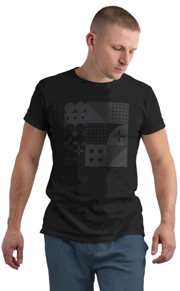 czarna koszulka z nadrukiem