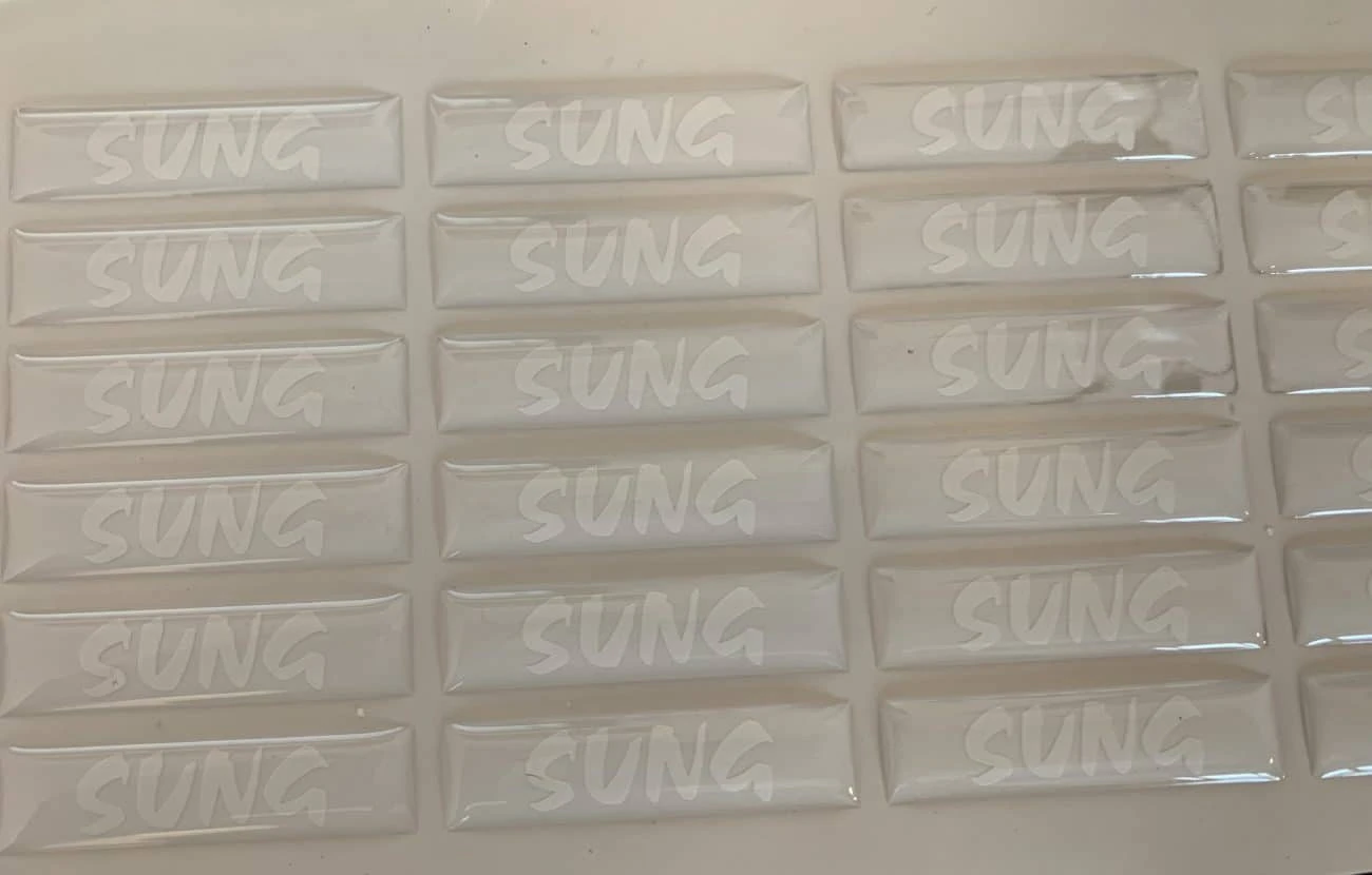 przeźroczyste naklejki 3d z białym nadrukiem SUNG