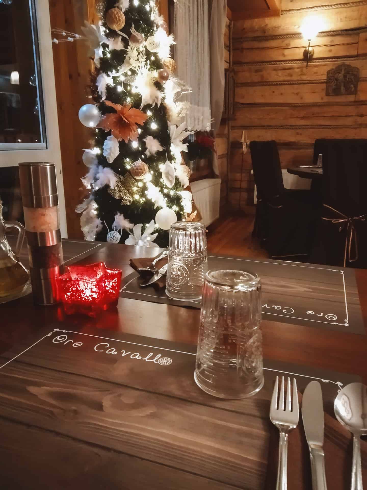 podkładki na stół z nadrukiem dla restauracji Oro Cavallo
