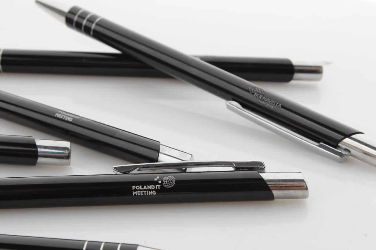 czarne długopisy z grawerem PolandITMeting