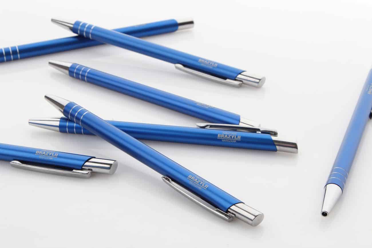 niebieskie długopisy z grawerem Ambasada Brazylii