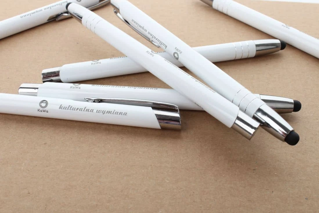 Dlugopisy_reklamowe-6_2 długopisy grawerowane z logo KaWa