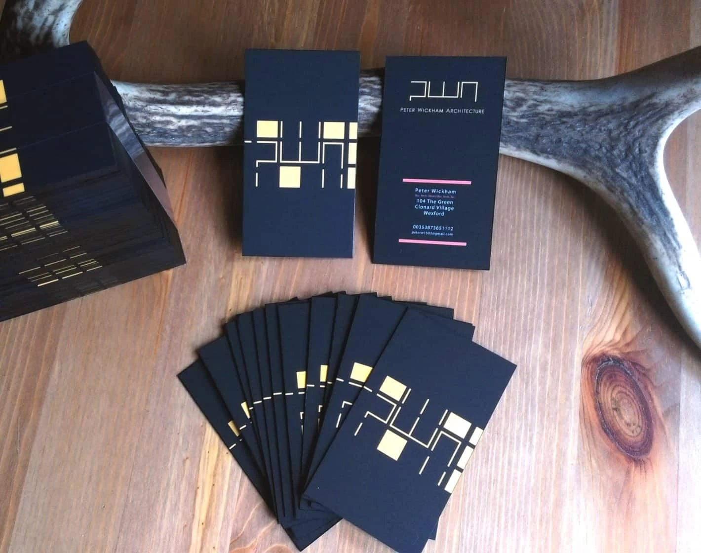 wizytówki na grubym papierze dla PWA Peter Wickham Architecture
