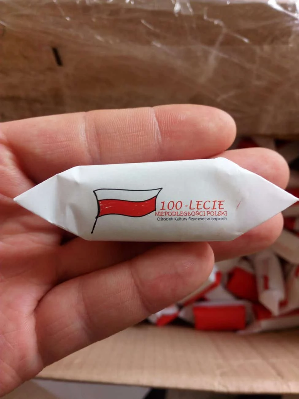 IMG_20181113_115053 krówki reklamowe z logo 100-lecia niepodległości polski