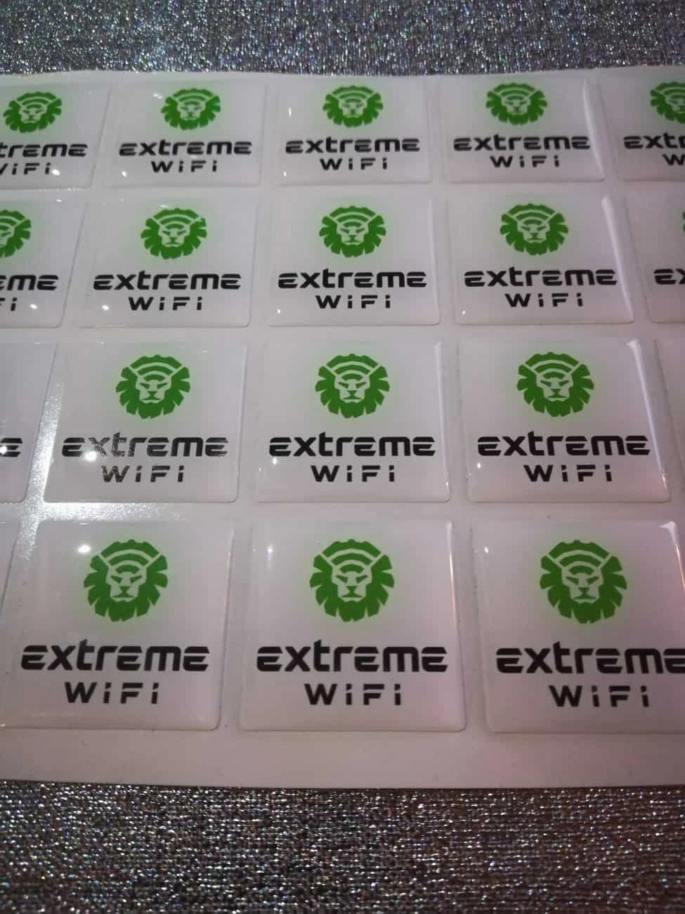 naklejki wypukłe 3d z logo extreme Wifi