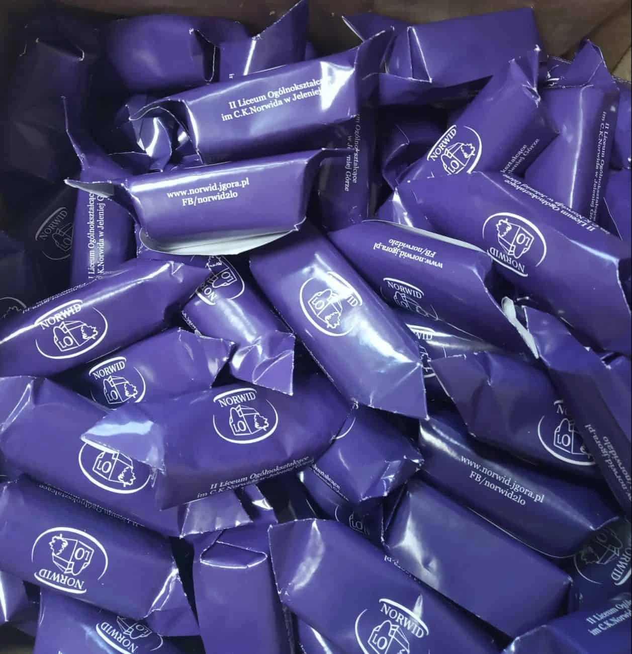 Krówki z nadrukiem Norwid