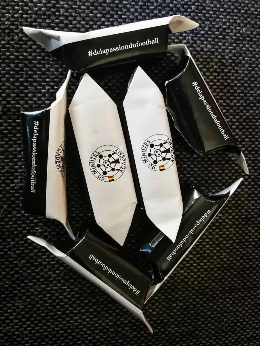 krówki reklamowe z logo 90 minutes academy