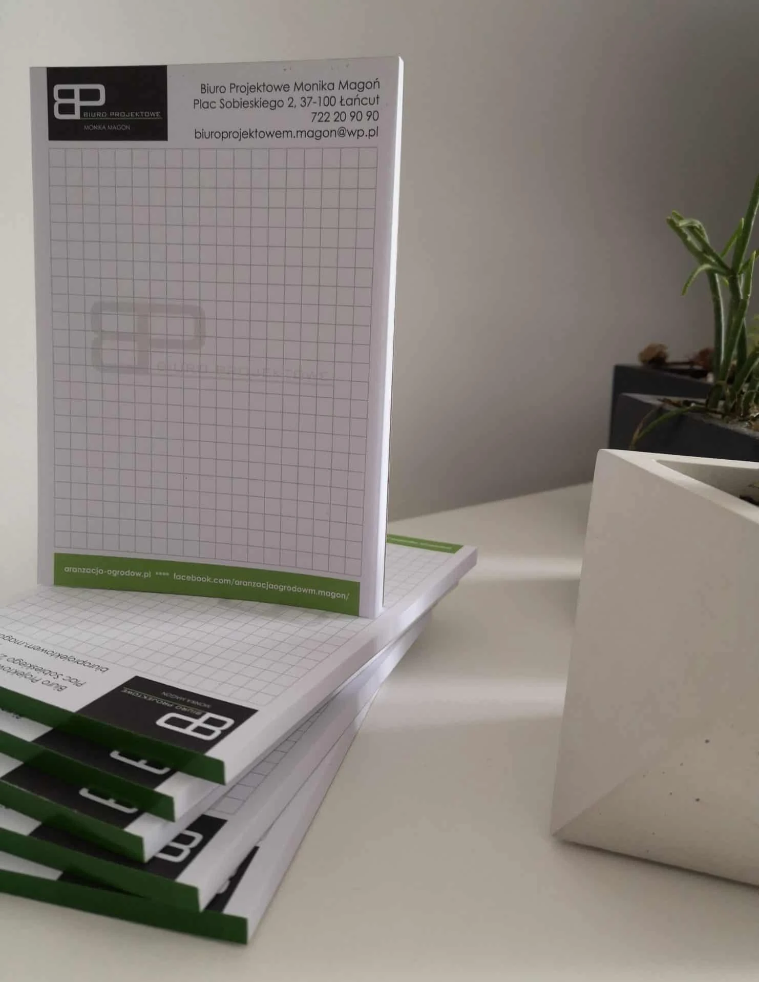 notesy z kolorowym bokiem dla Moniki Magoń