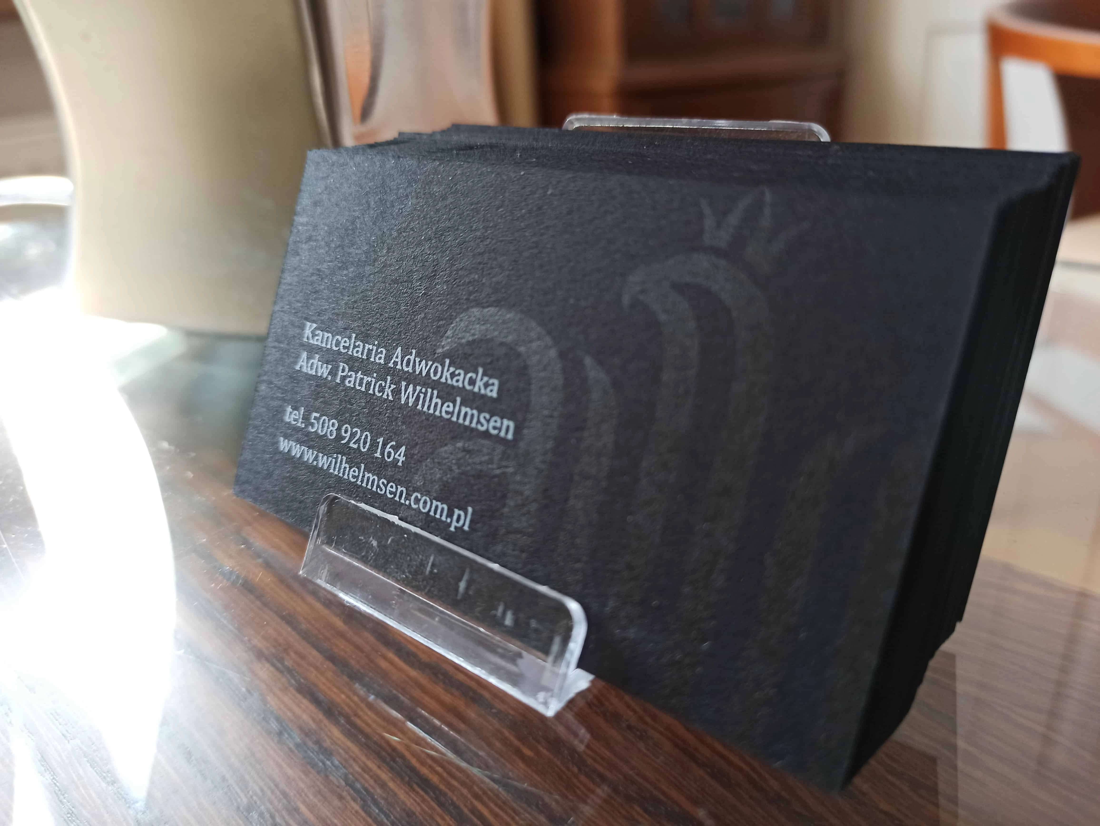 wizytówki czarne barwione w masie dla Kancelarii Adwokacjkiej