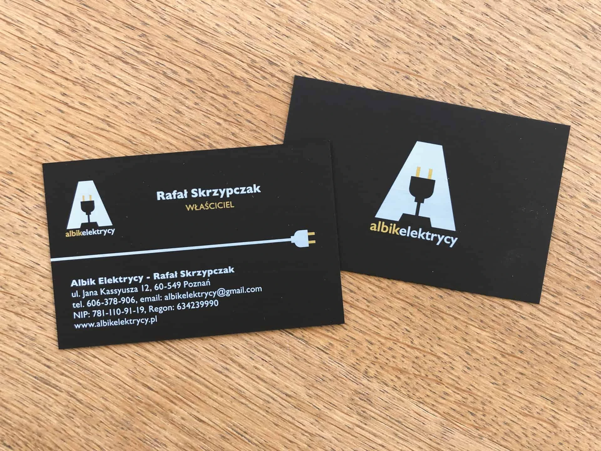wizytówki na czarnym papierze dla albikelektrycy