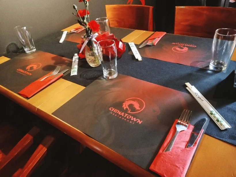podkładki restauracyjne na stół z logo China Town