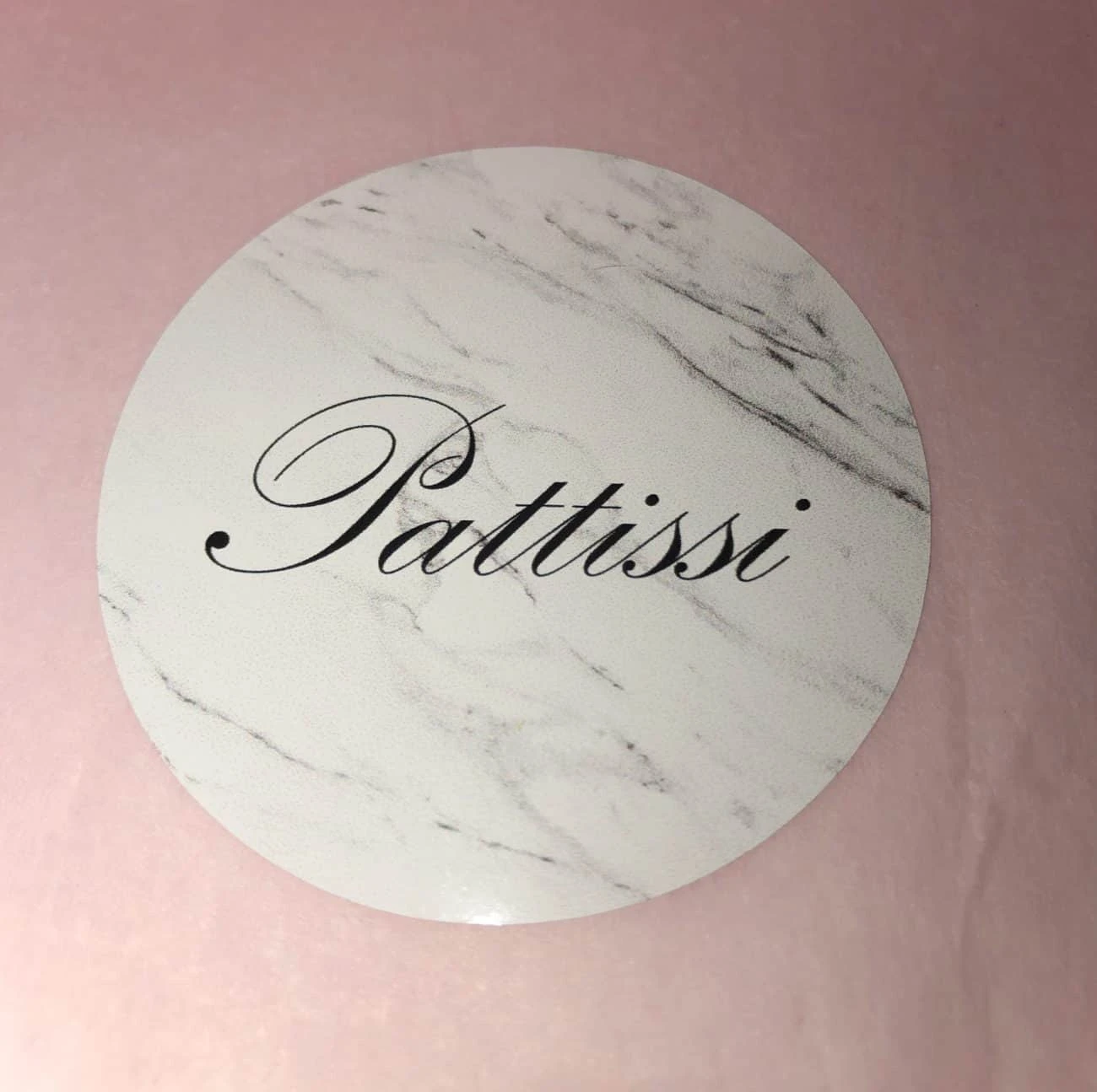 naklejka uniwersalna z logo Pattissi