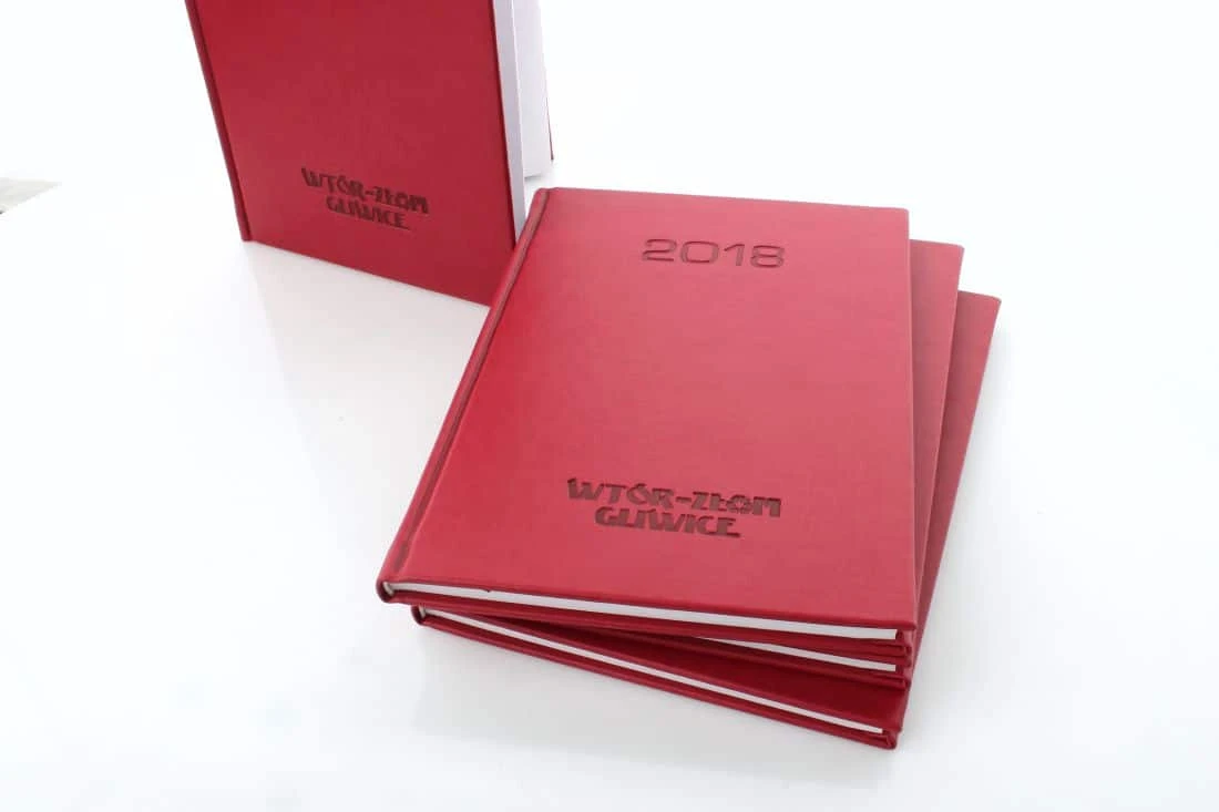 kalendarze_ksiazkowe_1-2 realizacja kalendarzy książkowych z logo firmy Wtór-Złom Gliwice