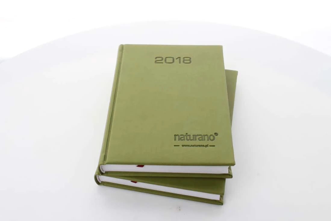 kalendarze_ksiazkowe_3-3 realizacja kalendarzy książkowych z logo naturano