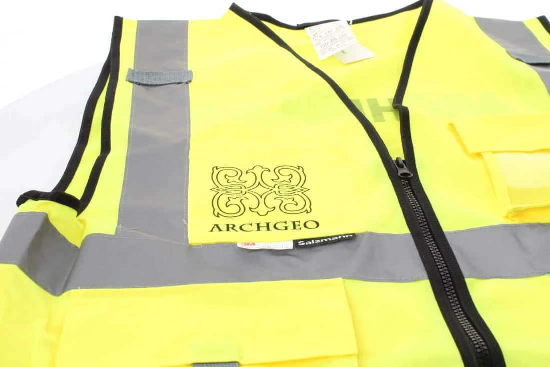 kamizelki odblaskowe z logo Archgeo