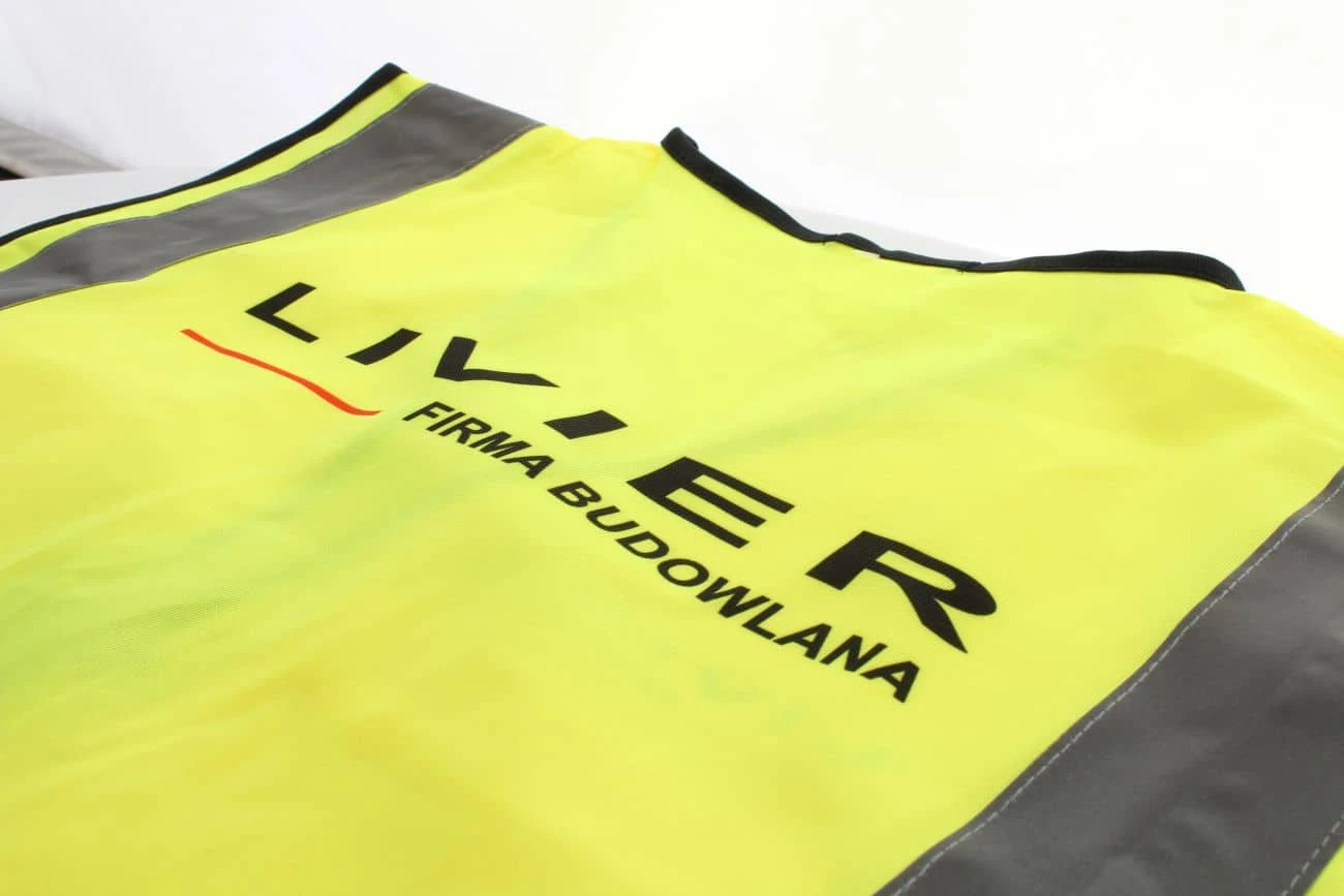 Kamizelki odblaskowe z nadrukiem dla firmy budowlanej Livier