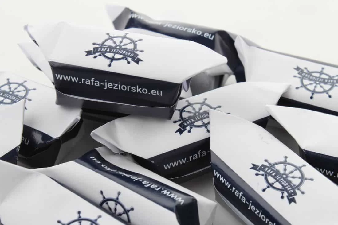 realizacja krówek reklamowych z logo firmy Rafa Jeziorsko