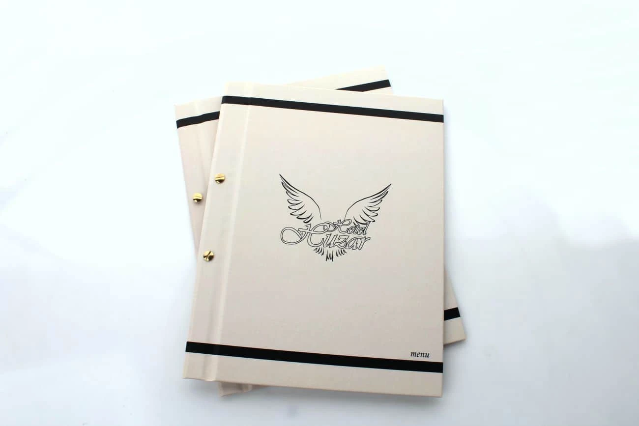 etui na karty menu do restauracji Huzar