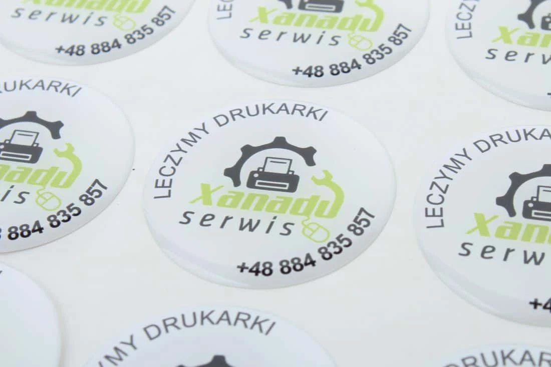 realizacja na naklejki wypukłe z reklamą firmy Xanadu