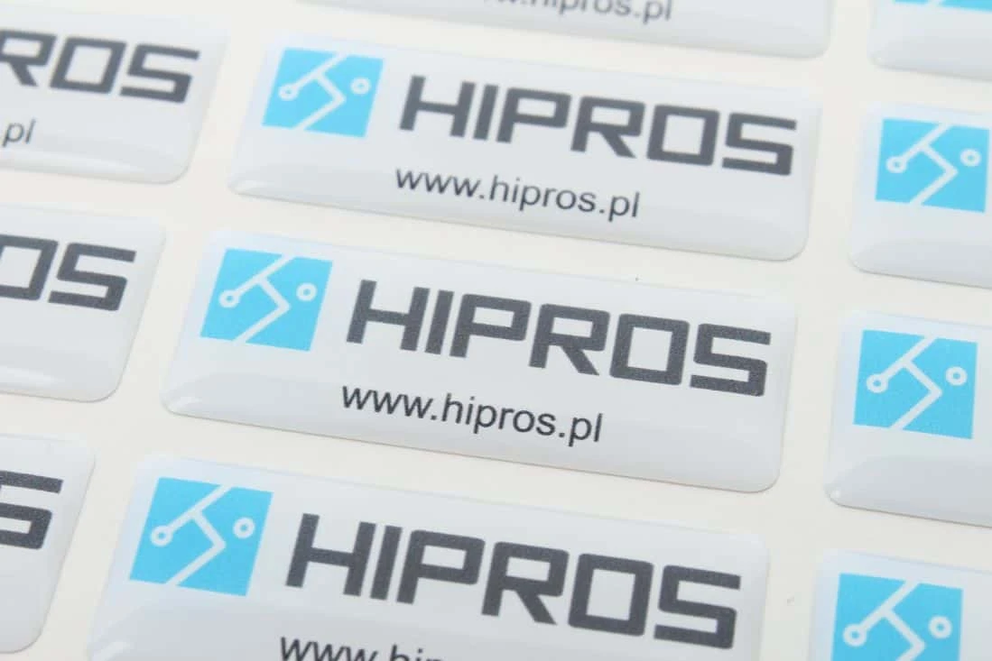 realizacja na naklejki 3d z logo Hipros