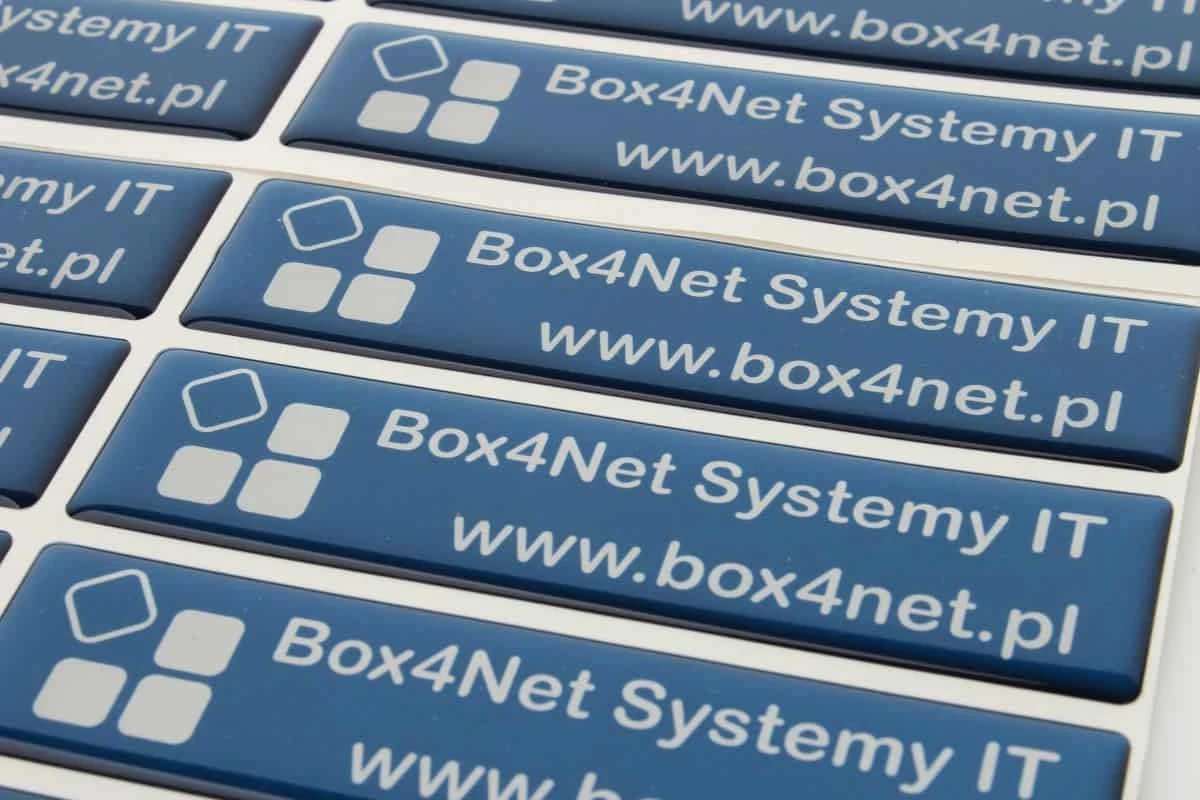 zdjęcie naklejek wypukłe z nadrukiem Box4Net Systemy IT