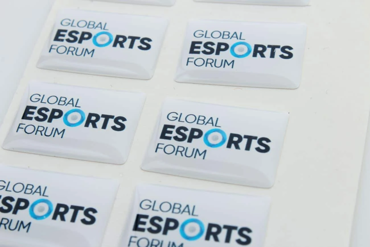 naklejki wypukłe dla global esports Forum