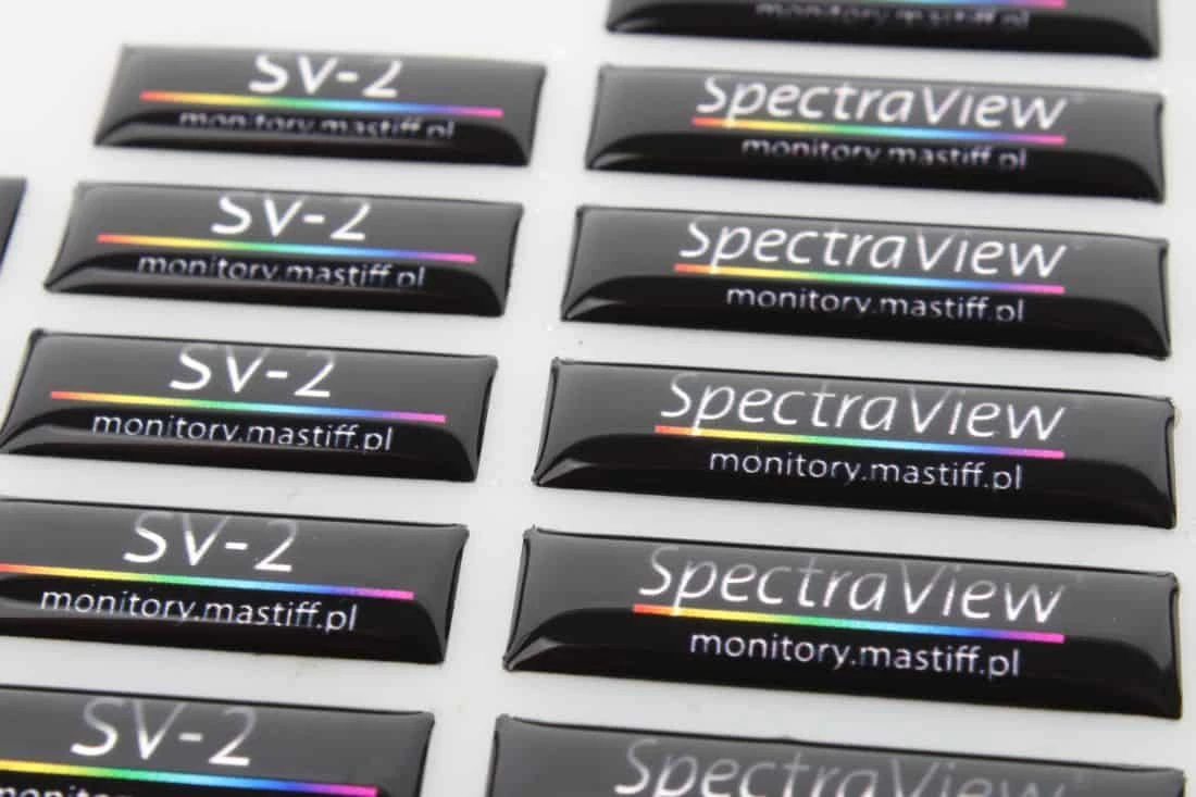 realizacja na naklejki wypukłe srebrne dla marki SpectraView