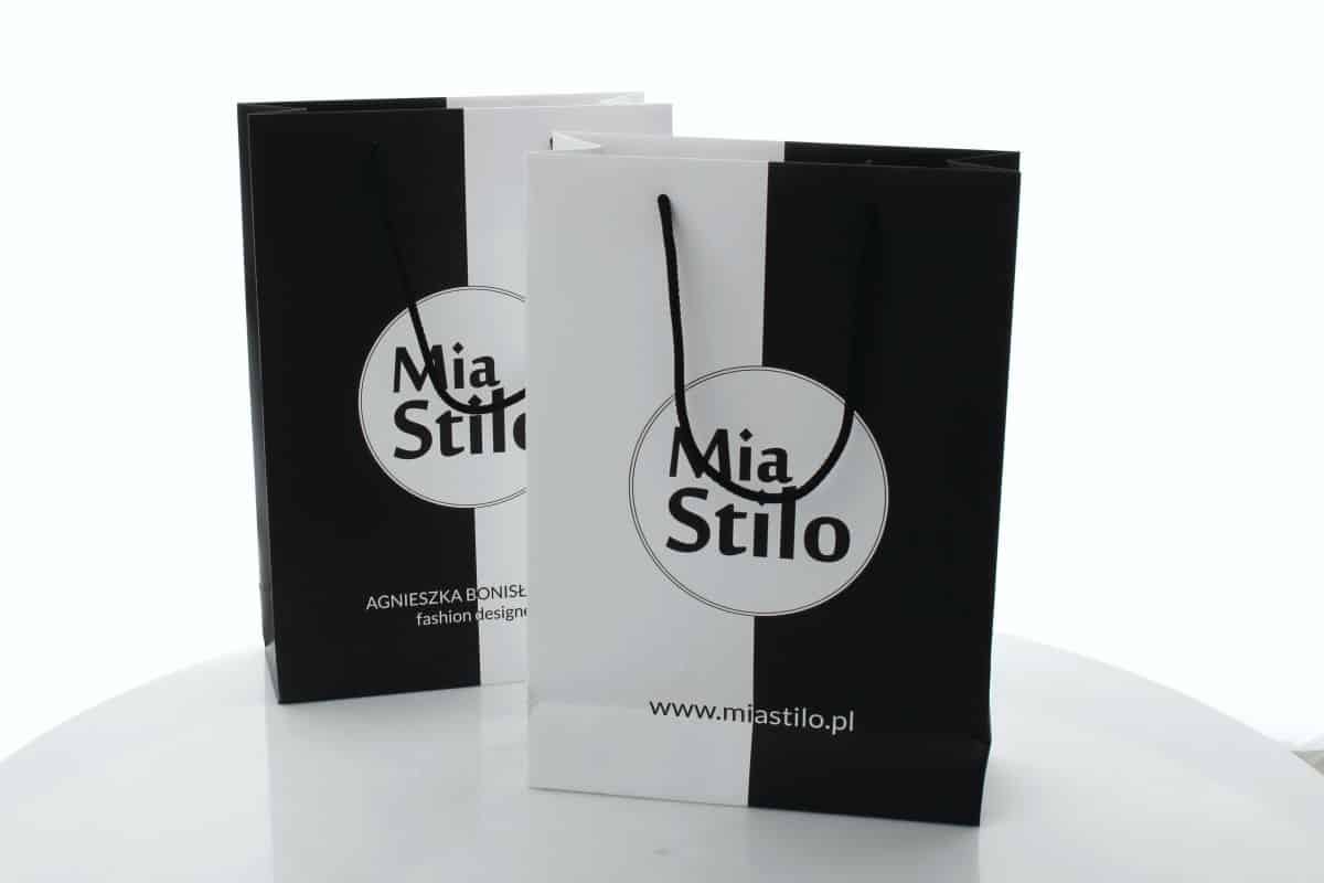 realizacja na torby papierowe z logo Mia Stilo